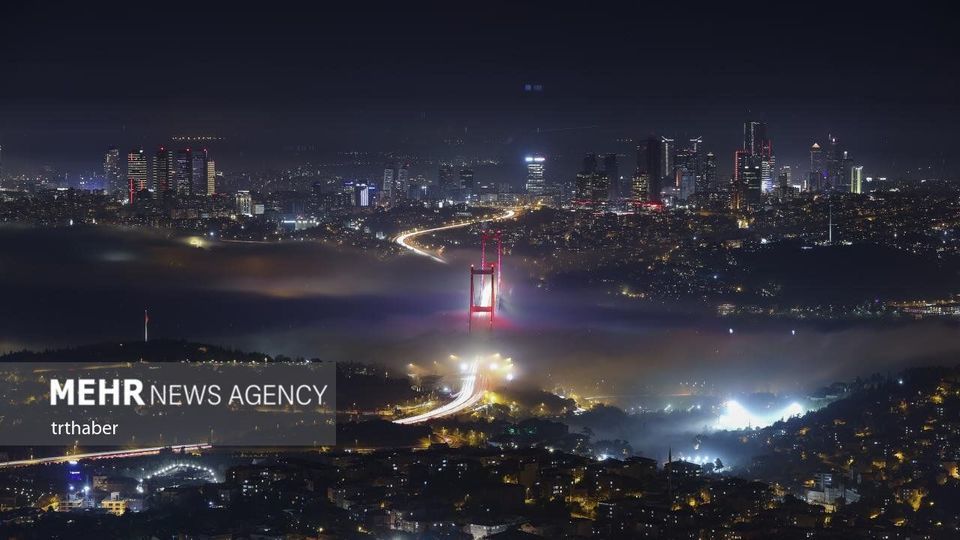 استانبول در مه