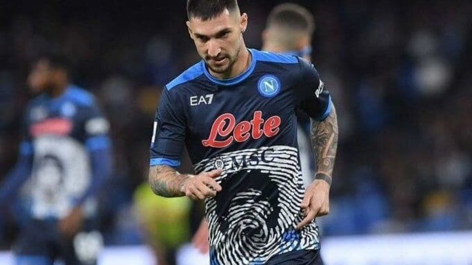 پیراهن ویژه ناپولی به مناسبت اولین سالگرد درگذشت دیگو مارادونا