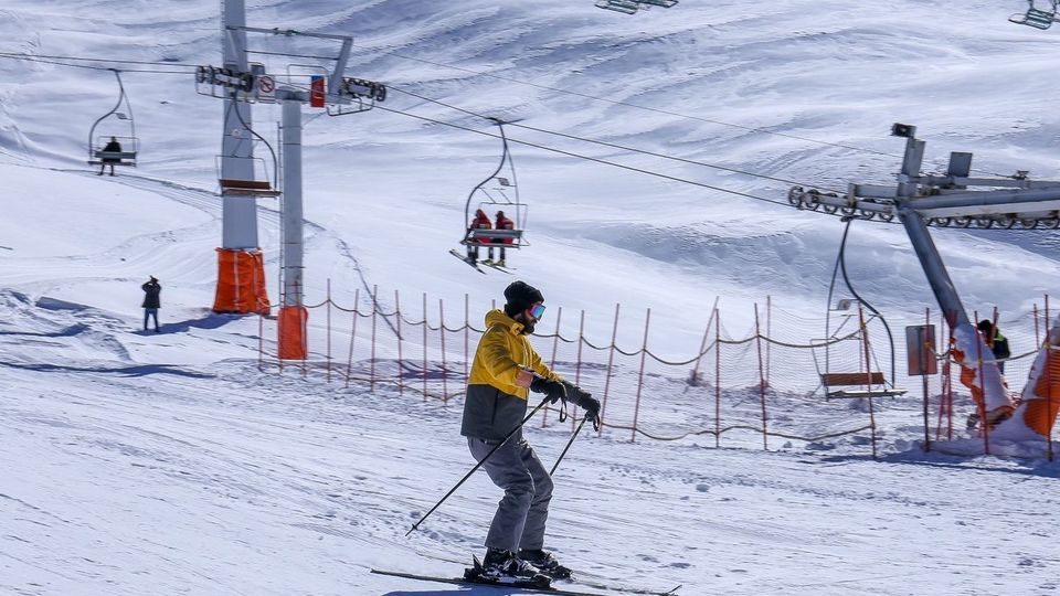 آماده سازی پیست اسکی مجموعه توچال