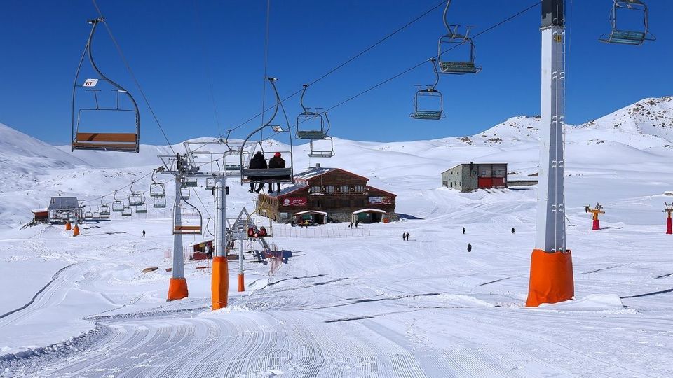 آماده سازی پیست اسکی مجموعه توچال