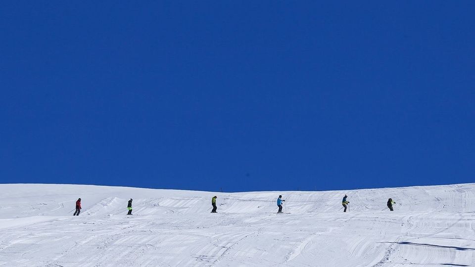 آماده سازی پیست اسکی مجموعه توچال