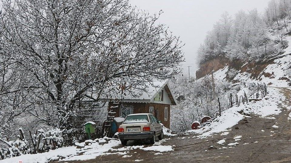 بارش برف پاییزی در اشکور رحیم آباد- گیلان