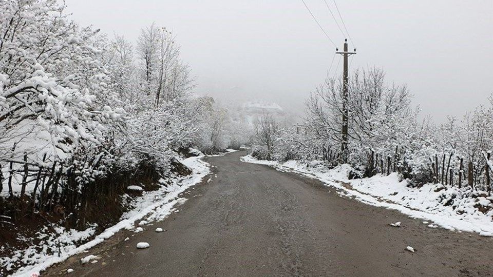 بارش برف پاییزی در اشکور رحیم آباد- گیلان