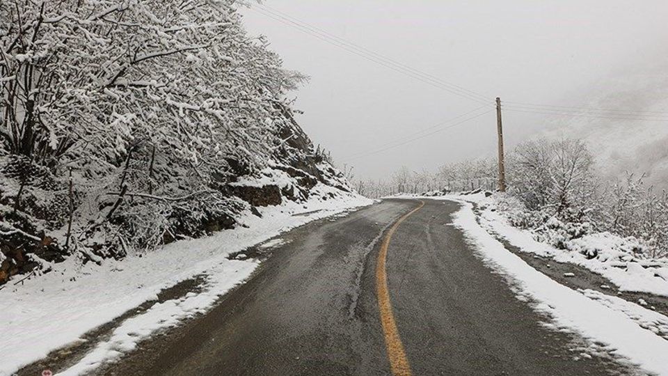 بارش برف پاییزی در اشکور رحیم آباد- گیلان