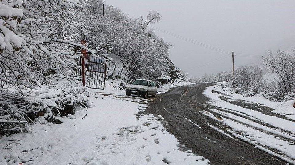 بارش برف پاییزی در اشکور رحیم آباد- گیلان