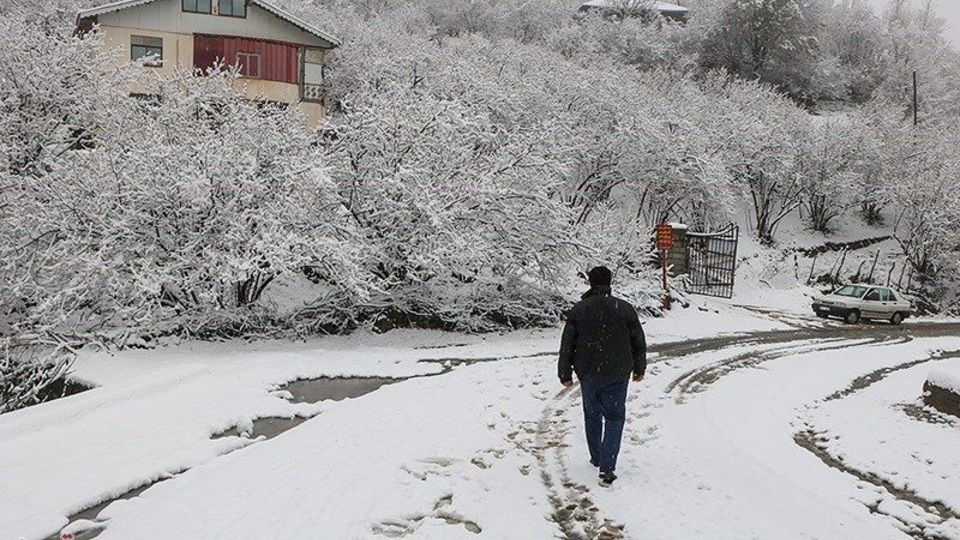 بارش برف پاییزی در اشکور رحیم آباد- گیلان