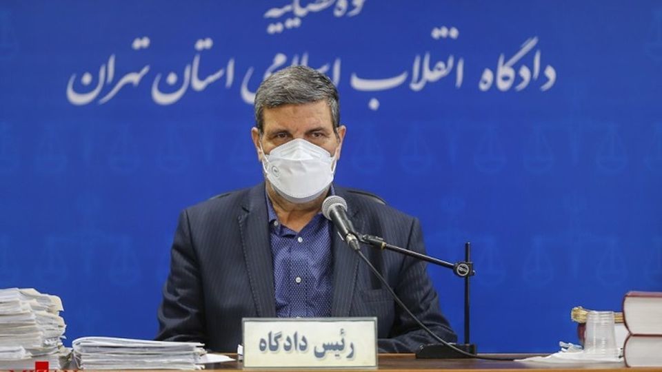 متهم ردیف اول ثبت سفارش خودرو پای میز محاکمه