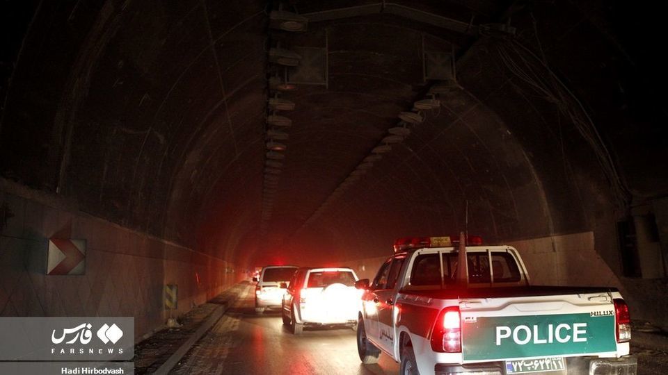 بازدید شبانه مخبر از مناطق زلزله‌زده هرمزگان