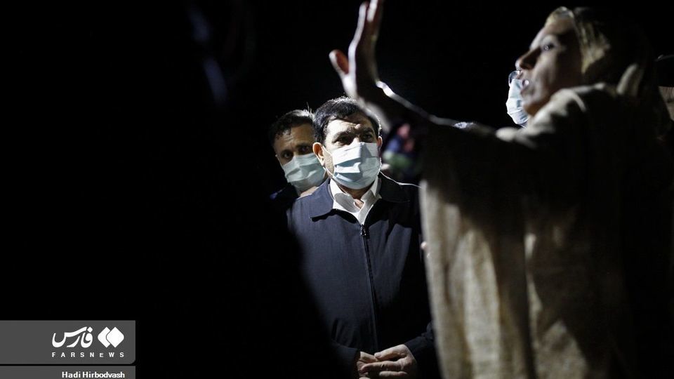 بازدید شبانه مخبر از مناطق زلزله‌زده هرمزگان