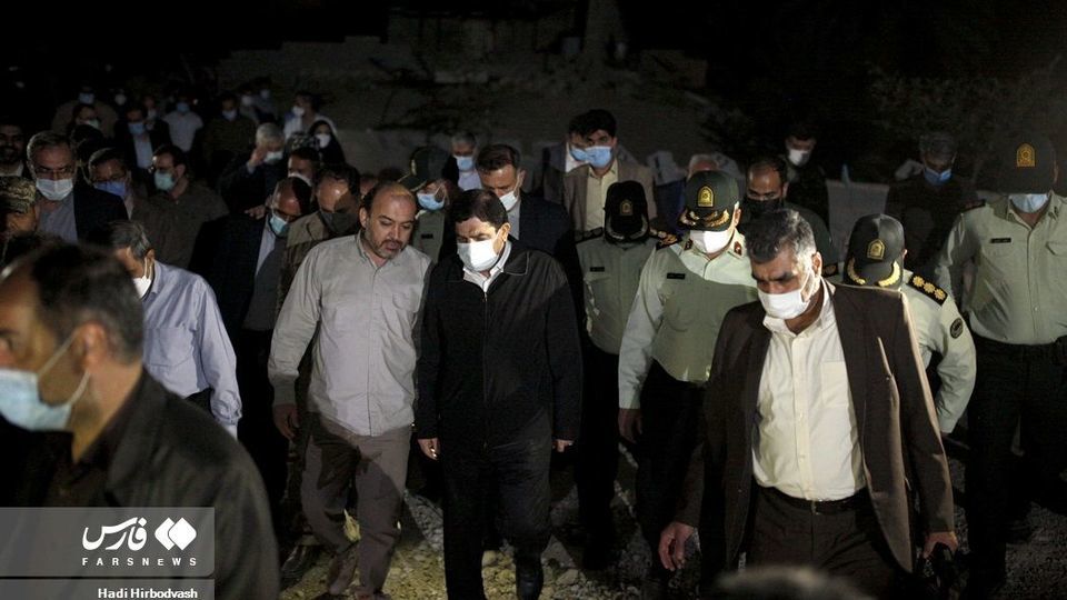 بازدید شبانه مخبر از مناطق زلزله‌زده هرمزگان