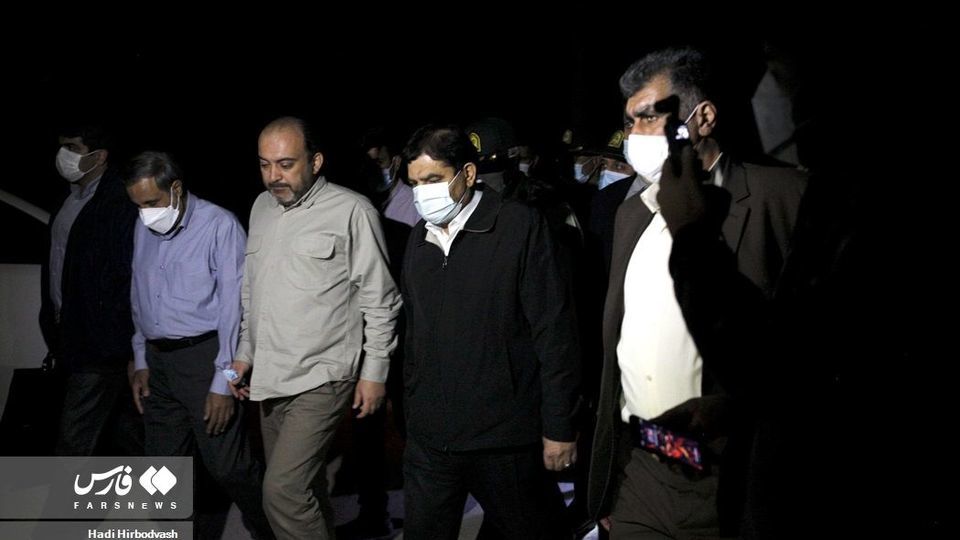 بازدید شبانه مخبر از مناطق زلزله‌زده هرمزگان