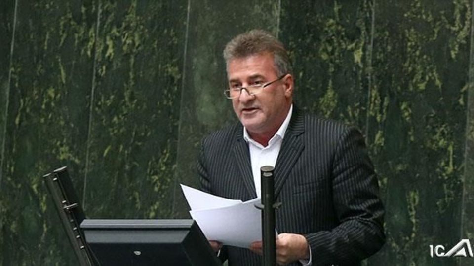 مخالفت کمیسیون آموزش با برنامه ها و صلاحیت وزیر پیشنهادی آموزش و پرورش/فیاضی از جامعه معلمان نیست و کارنامه عملی قابل اطمینانی ندارد