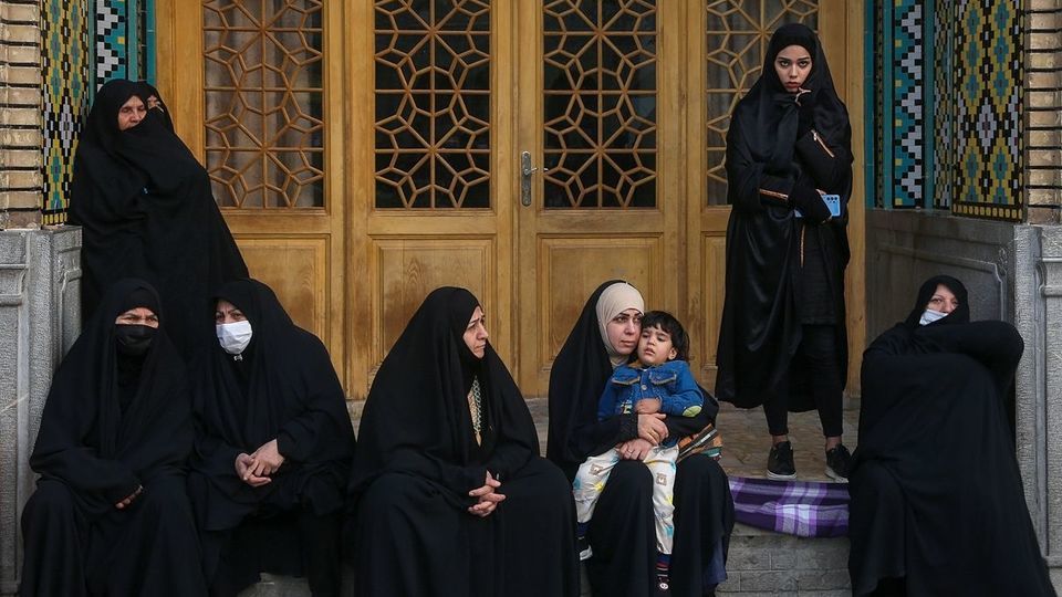 آیین تعویض پرچم حرم حضرت معصومه