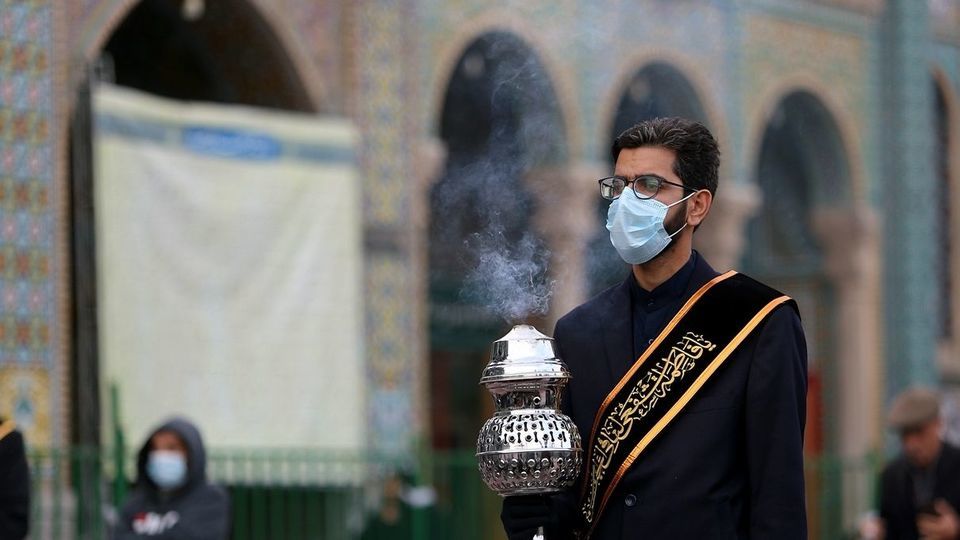 آیین تعویض پرچم حرم حضرت معصومه