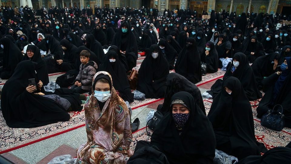 آیین تعویض پرچم حرم حضرت معصومه