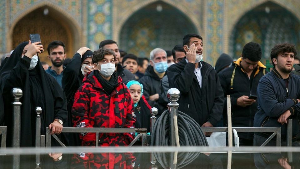 آیین تعویض پرچم حرم حضرت معصومه