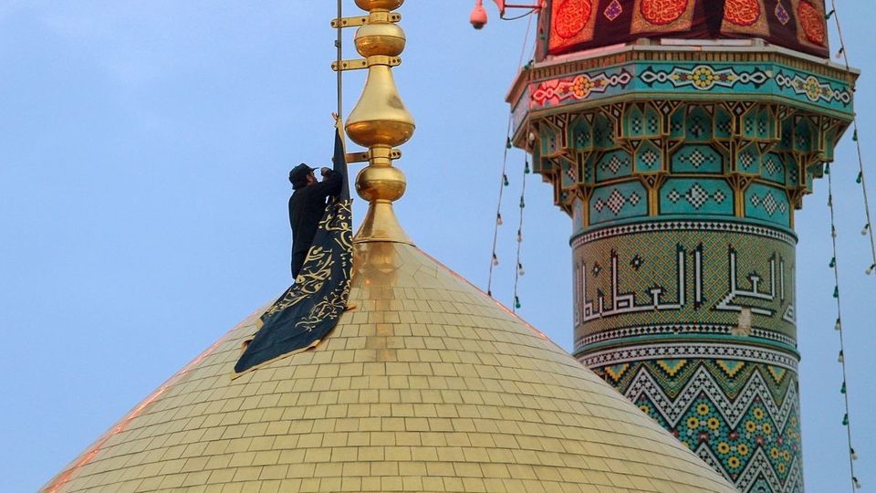 آیین تعویض پرچم حرم حضرت معصومه