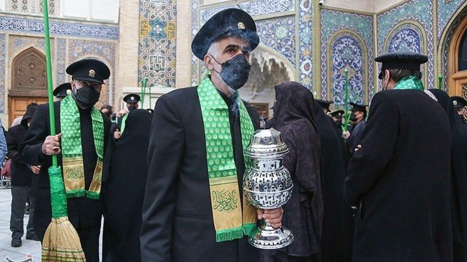 آئین جاروکشان حرم حضرت معصومه (س)