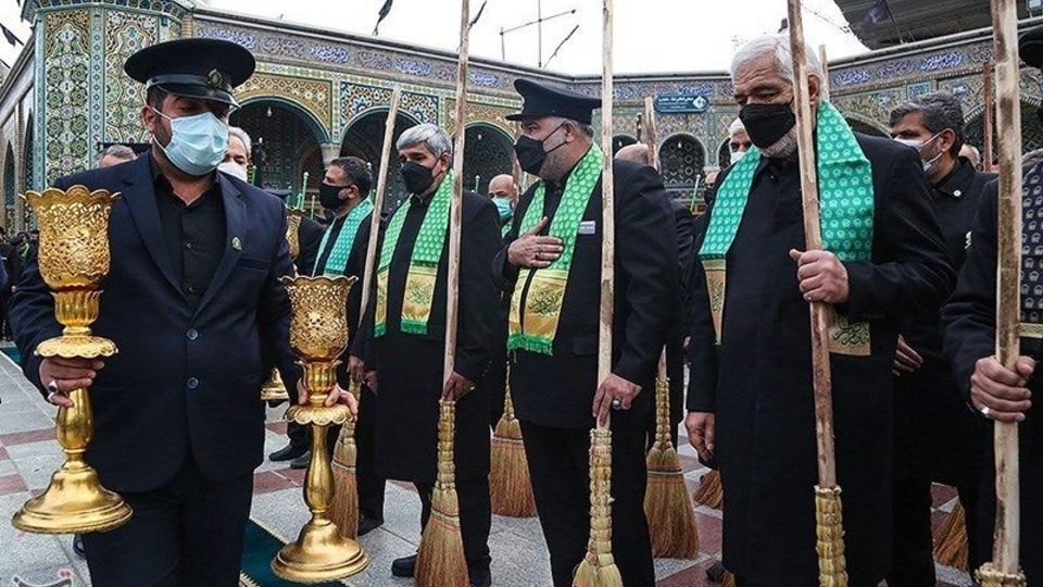 آئین جاروکشان حرم حضرت معصومه (س)
