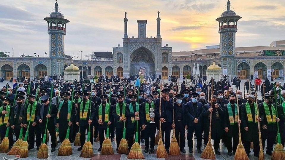 آئین جاروکشان حرم حضرت معصومه (س)