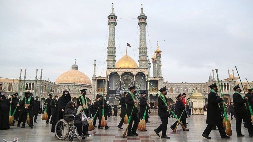 آئین جاروکشان حرم حضرت معصومه (س)