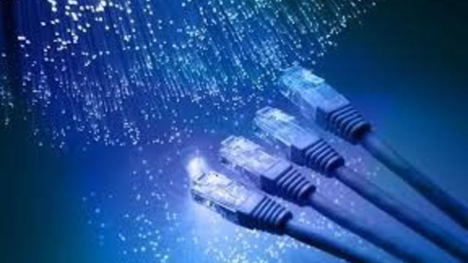 اینترنت پرسرعت و ارزان نیازمند چیست؟
