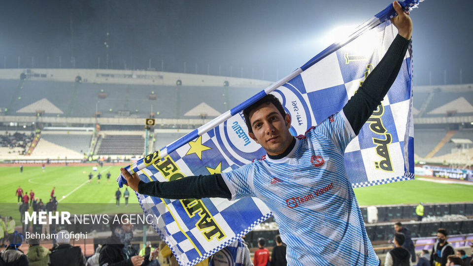 حضور هواداران فوتبال در ورزشگاه آزادی پس از ۲۲ ماه