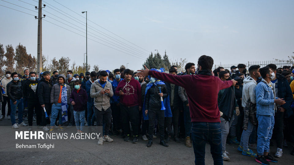 حضور هواداران فوتبال در ورزشگاه آزادی پس از ۲۲ ماه