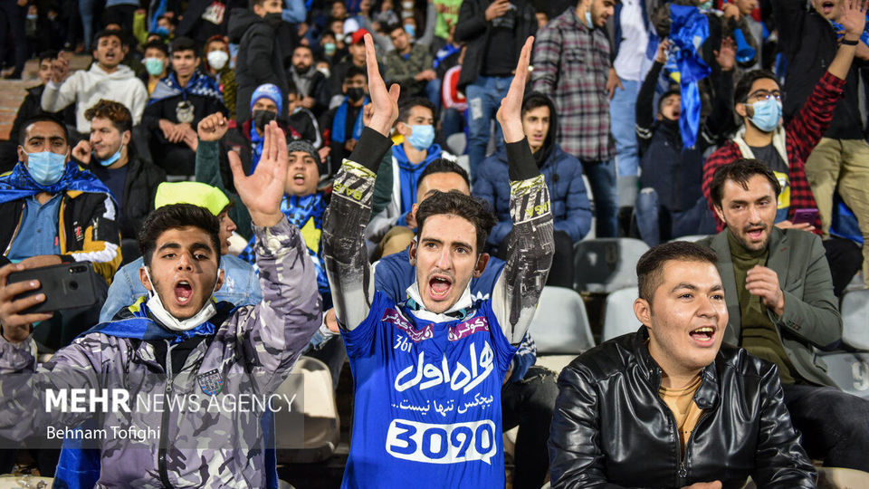 حضور هواداران فوتبال در ورزشگاه آزادی پس از ۲۲ ماه