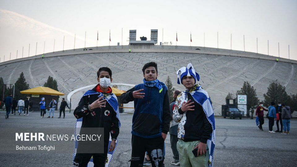 حضور هواداران فوتبال در ورزشگاه آزادی پس از ۲۲ ماه