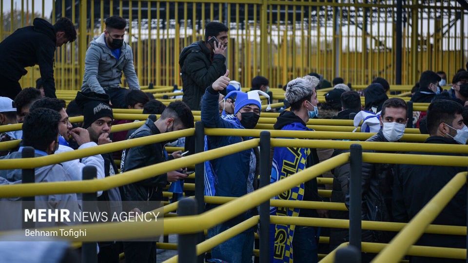 حضور هواداران فوتبال در ورزشگاه آزادی پس از ۲۲ ماه