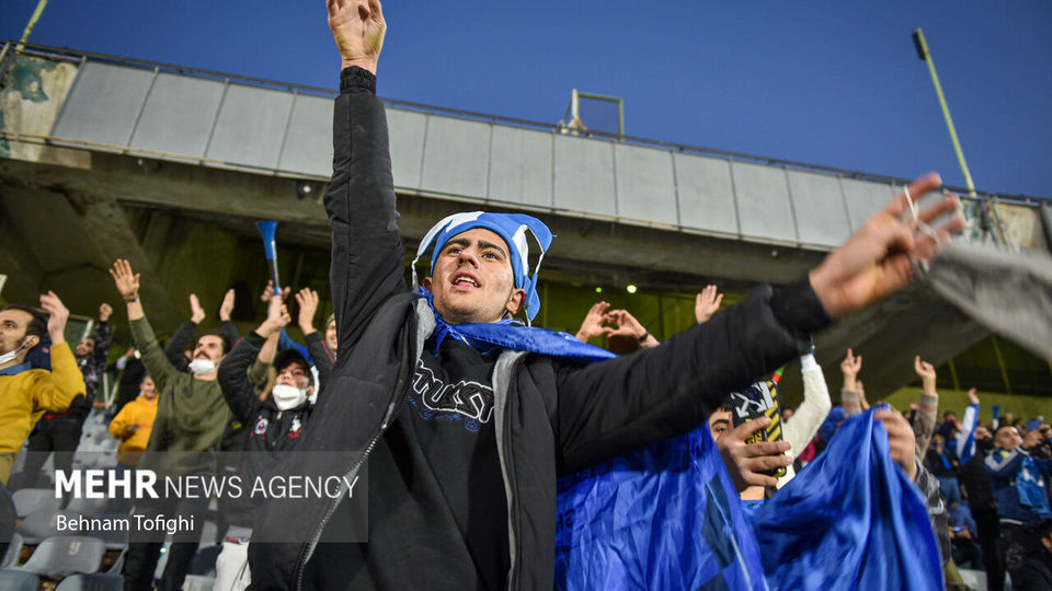 حضور هواداران فوتبال در ورزشگاه آزادی پس از ۲۲ ماه