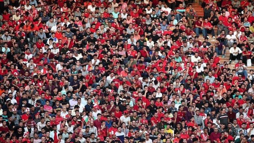 برگزاری دیدار پرسپولیس - صنعت نفت با حضور تماشاگران