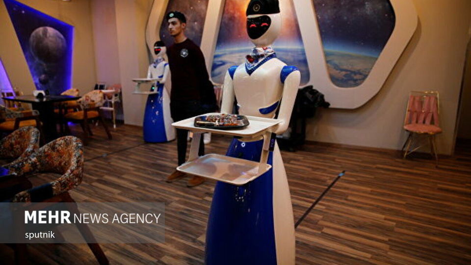 ربات‌های گارسن در رستوران موصل