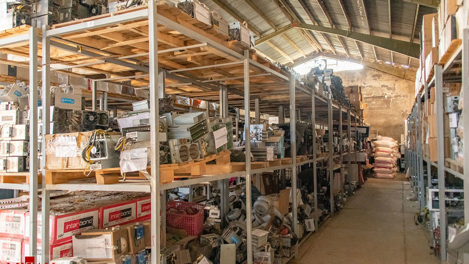 بازدید رئیس کل دادگستری مازندران از انبار اموال تملیکی