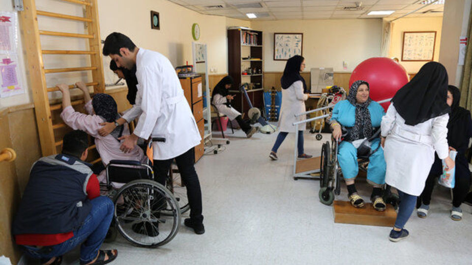 عقب‌ماندگی بهزیستی در تهیه اقلام کمک توانبخشی/ «سمعک»؛ پاشنه‌ آشیل