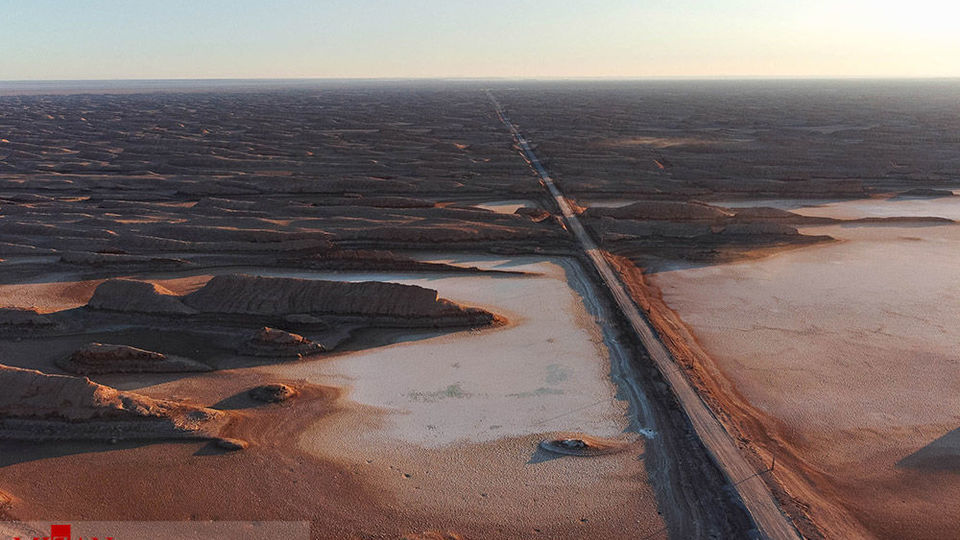 خشک شدن دریاچه جوان در کلوت شهداد - کرمان