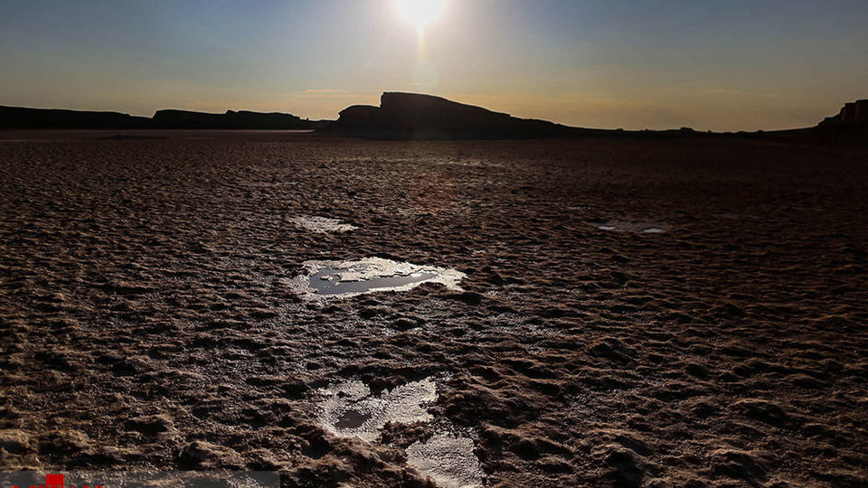 خشک شدن دریاچه جوان در کلوت شهداد - کرمان
