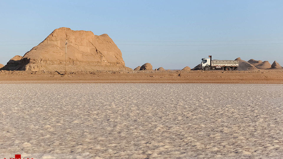 خشک شدن دریاچه جوان در کلوت شهداد - کرمان