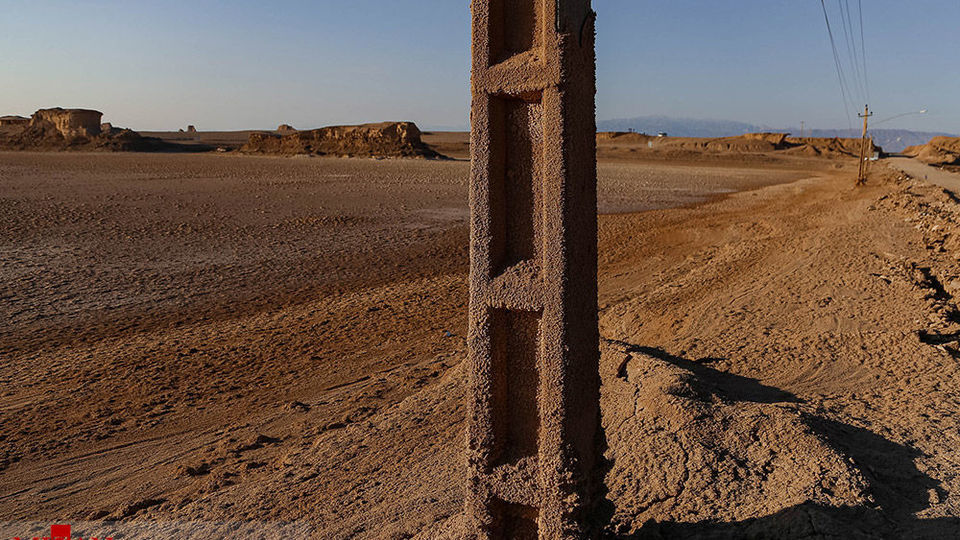 خشک شدن دریاچه جوان در کلوت شهداد - کرمان