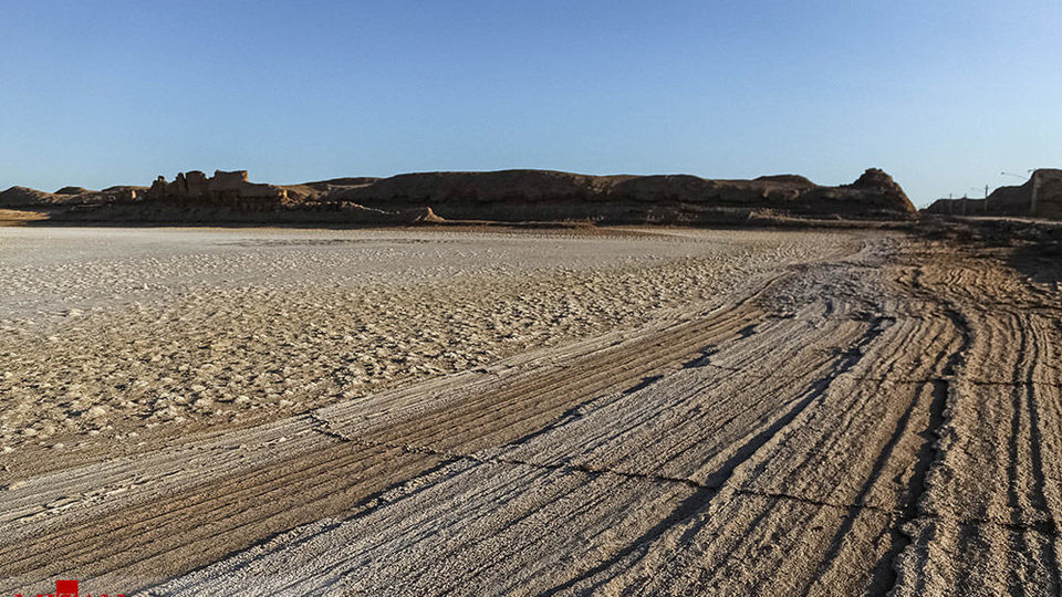 خشک شدن دریاچه جوان در کلوت شهداد - کرمان