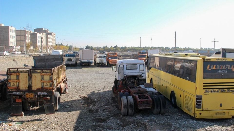 بازدید دادستان کل کشور از خودروهای بلاتکلیف در پارکینگ ها