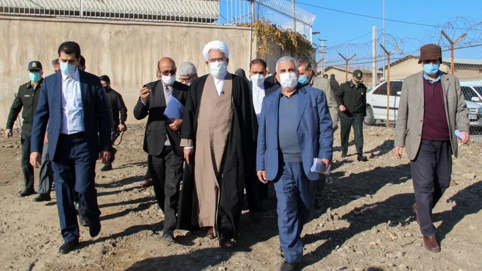 بازدید دادستان کل کشور از خودروهای بلاتکلیف در پارکینگ ها