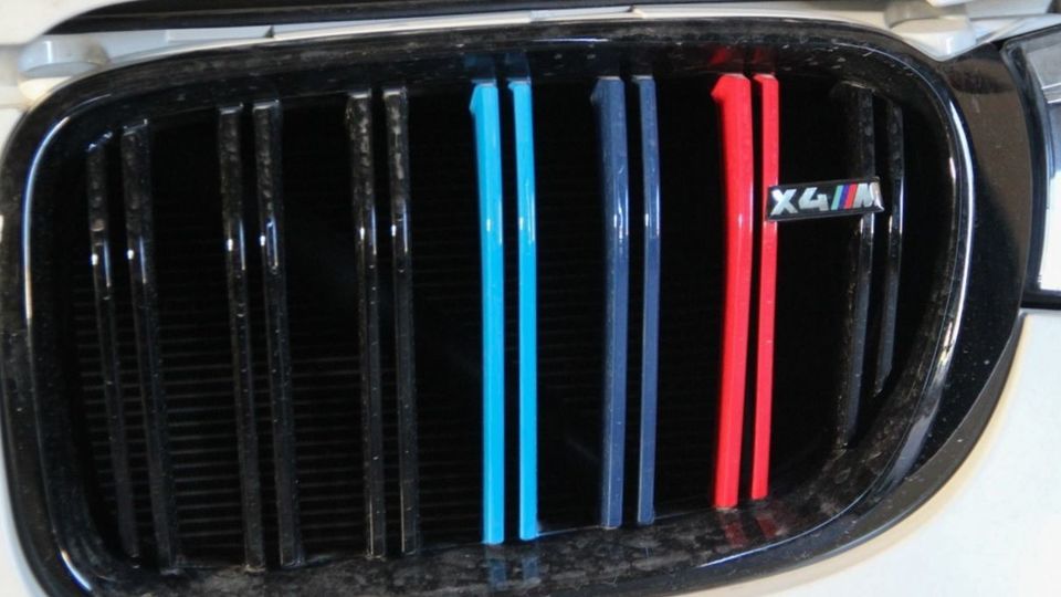 بازدید دادستان کل کشور از خودروهای بلاتکلیف در پارکینگ ها