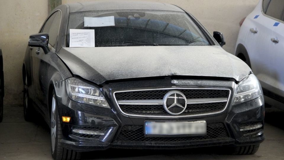 بازدید دادستان کل کشور از خودروهای بلاتکلیف در پارکینگ ها