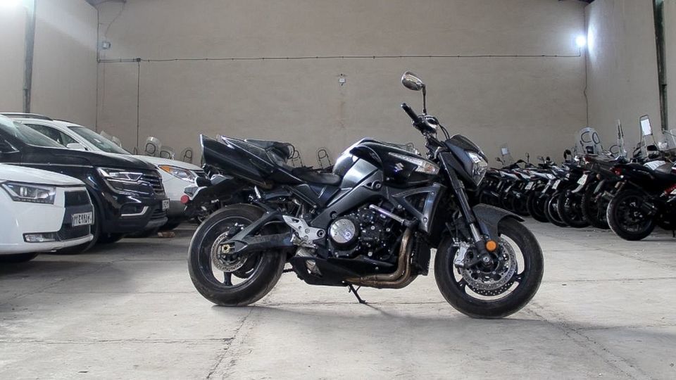 بازدید دادستان کل کشور از خودروهای بلاتکلیف در پارکینگ ها