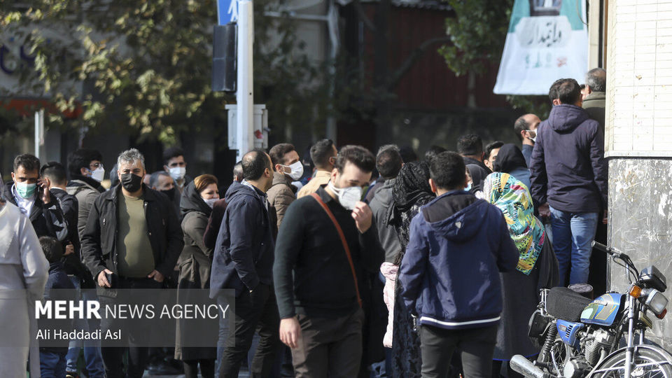 تجمع دلالان در بازار ارز