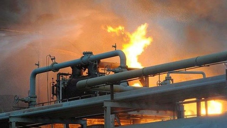جزئیات آتشسوزی در پتروشیمی کارون جزئیات آتشسوزی در پتروشیمی کارون