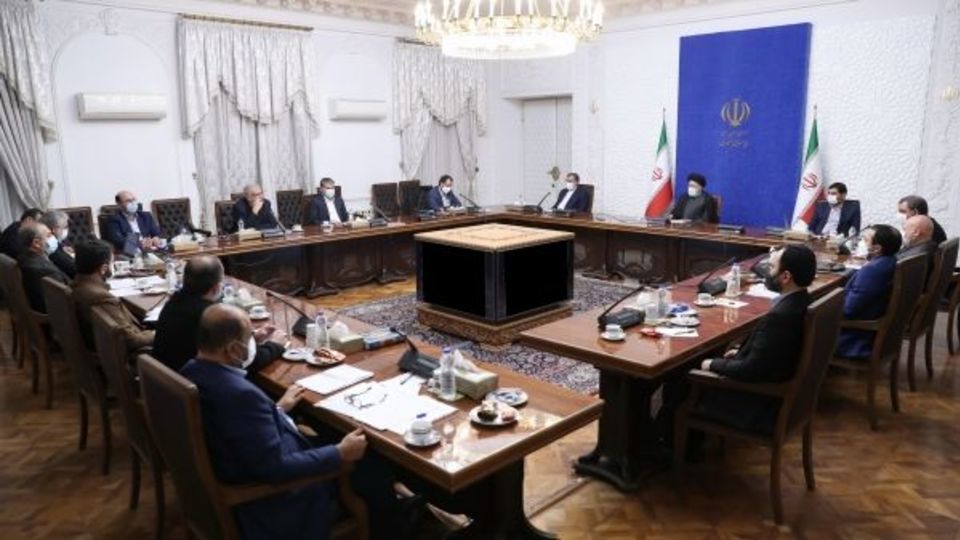 رئیس جمهور: تمام دستگاه های اداری موظفند اموال مازاد را در مدت معین برابر مقررات به فروش رسانند