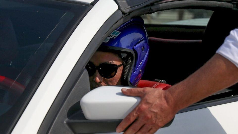  قاب‌های جالب از مسابقه اتومبیلرانی شتاب در جزیره کیش با خودروهای لاکچری